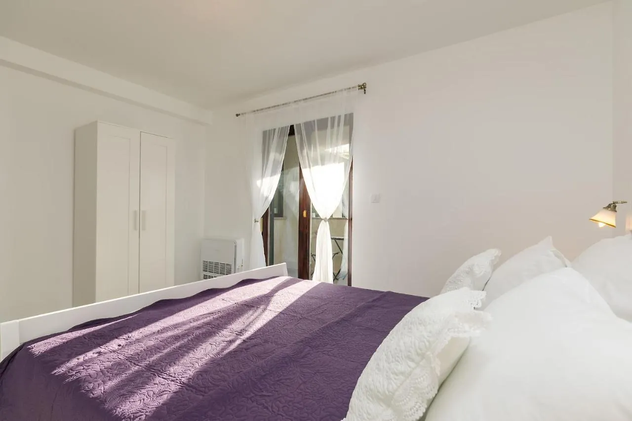 Dairos Villa Porec 0*,
